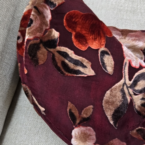 Floral Velvet Shoulder Bag - Picture 2 of 14